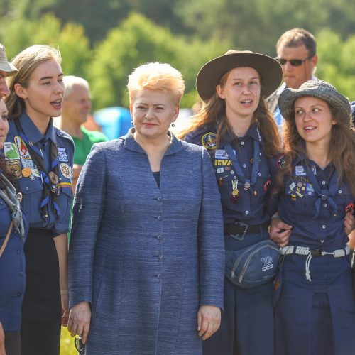 Prezidentei įteiktas garbingiausias skautų apdovanojimas  © R. Dačkaus (Lietuvos Respublikos Prezidento kanceliarijos) nuotr.