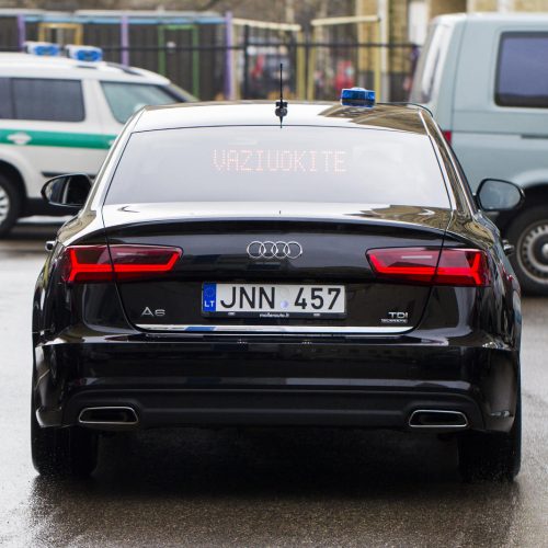 Policijos „Audi“ – naujausia greičio matavimo įranga  © K. Kovalėlio / BFL nuotr.