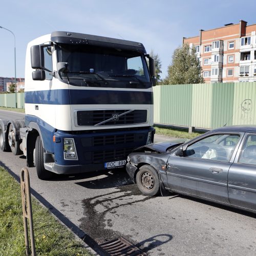 Avarija Jūrininkų prospekte  © Vytauto Petriko nuotr.