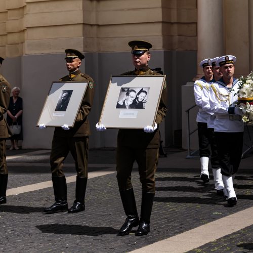 Vilniuje perlaidoti signataro M. Biržiškos palaikai  © Gedimino Bartuškos (ELTA) nuotr.