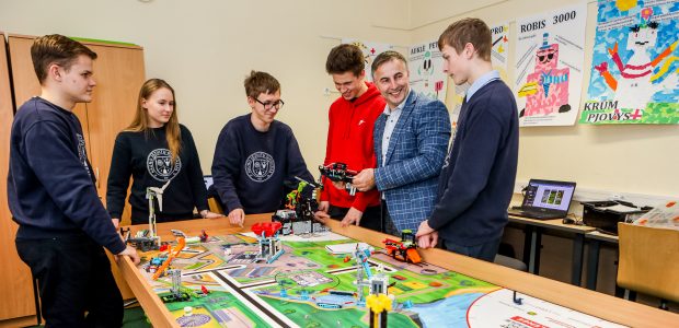 Robotikos asai keliaus į Hiustoną