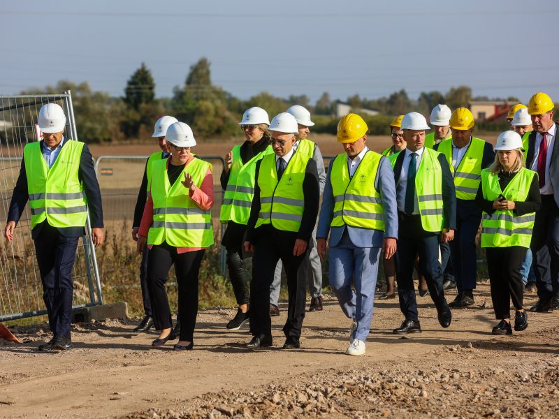 „Litgrid“ pastotėjė Alytuje pristatyti pirmieji sinchroniniai kompensatoriai jungčiai su kontinentinės Europos tinklais