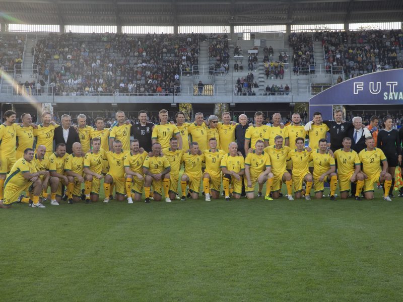 Kauno S. Dariaus ir S. Girėno stadione įvyko Lietuvos ir FIFA futbolo legendų rungtynės