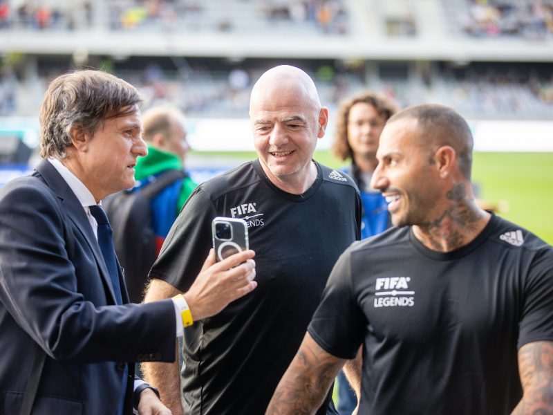  Pasaulio futbolo legendų rungtynės su legendiniais Lietuvos futbolininkais
