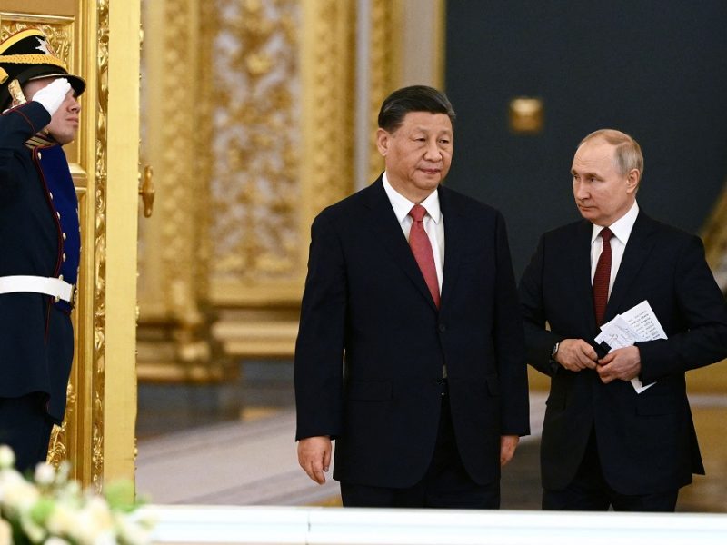 V. Putinas sako, kad surengė „prasmingas ir nuoširdžias“ derybas su Xi Jinpingu