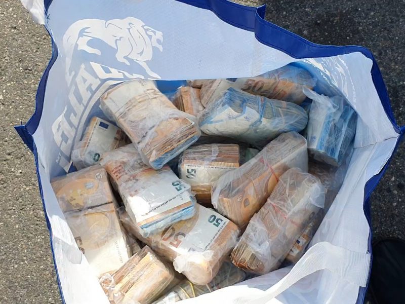 Kauno teisėsauga mangų krovinyje aptiko beveik 0,5 mln. eurų kontrabandą: sulaikyti ir įtariamieji