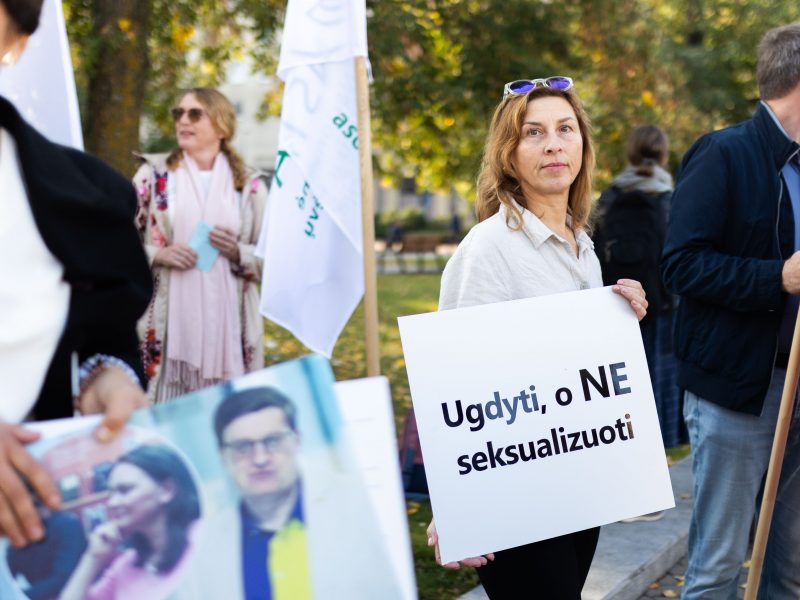 Protestas „Stabdykime gyvenimo įgūdžių ugdymo programą: NE ideologijai švietime!“