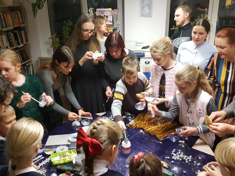 Narsiečiuose – šimtas pasakų kalėdiniuose žaisliukuose