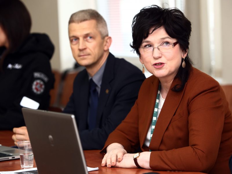 prekybos opcionu pamoka hindi kalba