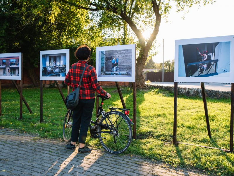 Kviečia į parodų turą su dviračiais ir paspirtukais