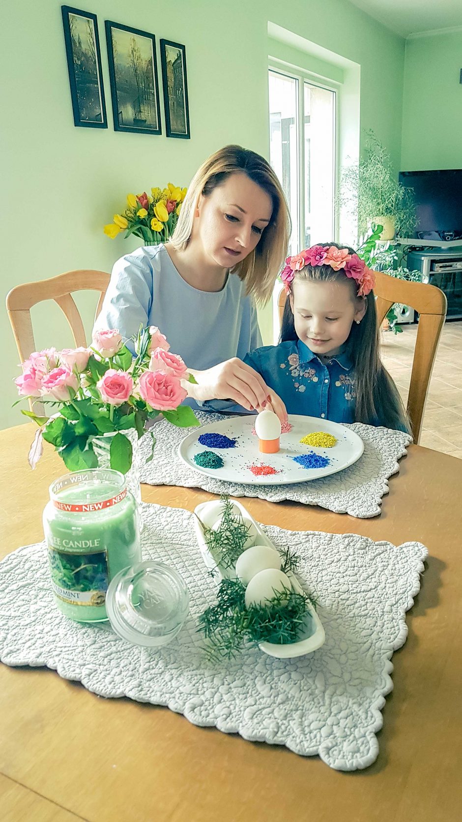 Dainininkė V. Mauručaitė dalijasi margučių dekoravimo paslaptimis