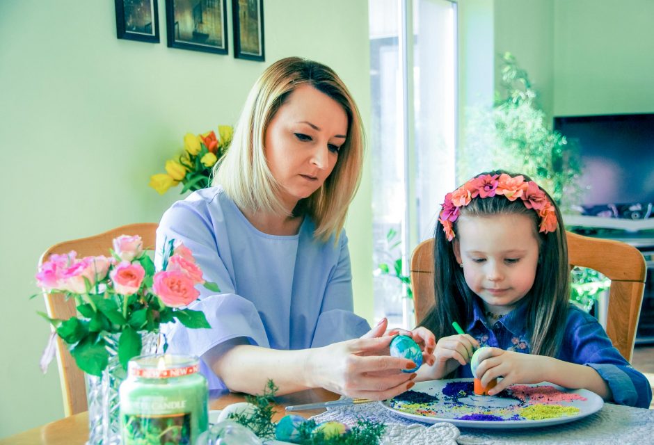 Dainininkė V. Mauručaitė dalijasi margučių dekoravimo paslaptimis