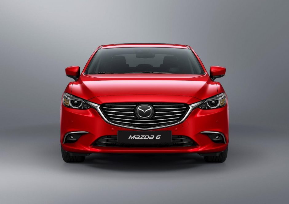 Nauja „Mazda6“ pasirodys ir sedano, ir universalo kėbulu