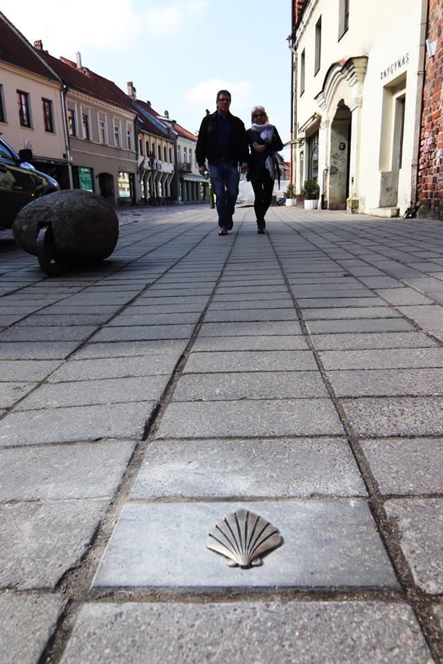 Kaunas pasipuošė įstabiomis Šv. Jokūbo kriauklėmis