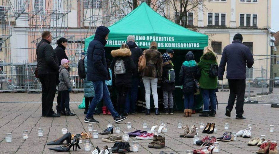 Rotušėje – žvakutės už žuvusius kelyje ir atšvaitai gyviesiems