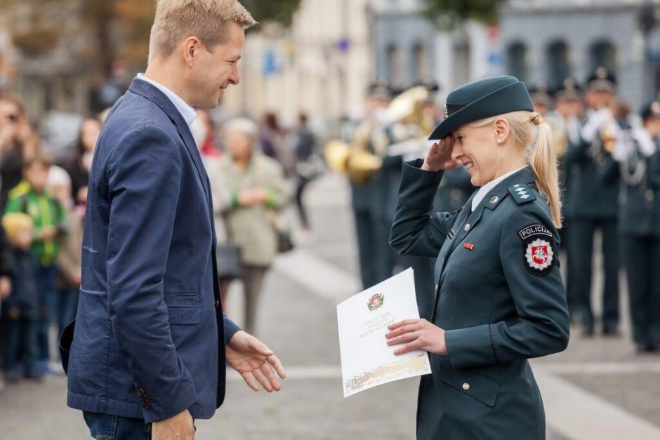 Rotušės aikštėje mero padėkomis iškilmingai apdovanoti Angelai sargai