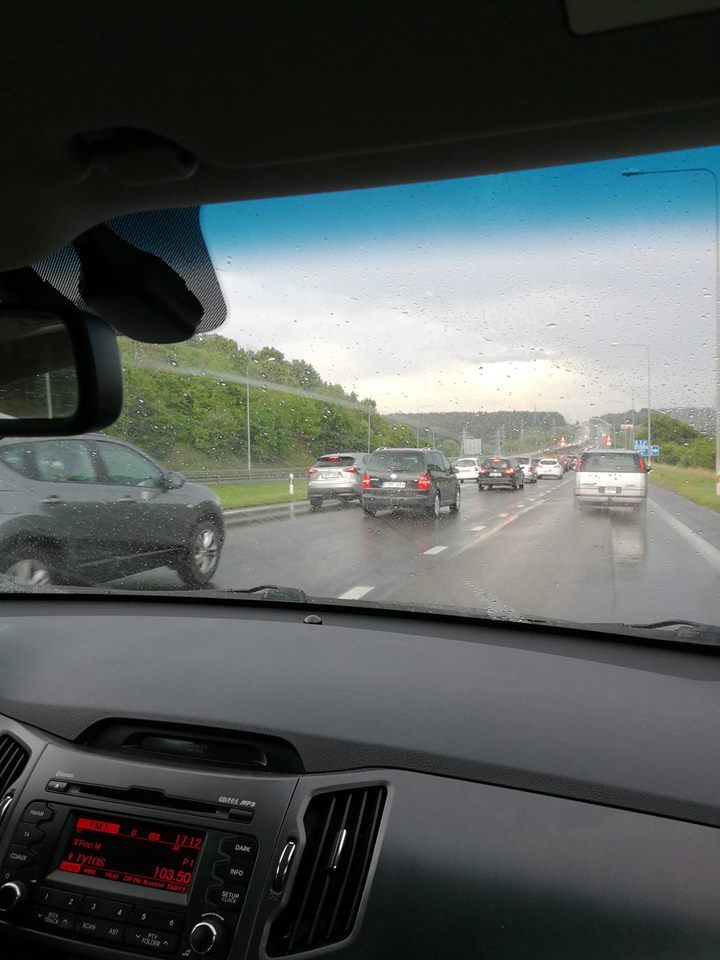 Ant Kleboniškio tilto – vilkiko ir lengvųjų automobilių avarija