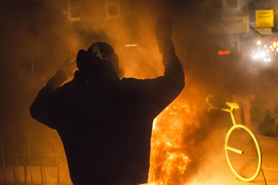 Fergusoną toliau drebina audringi protestai 