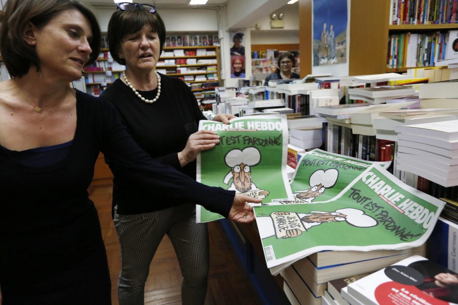 Atgimęs „Charlie Hebdo“ laidoja nužudytus darbuotojus