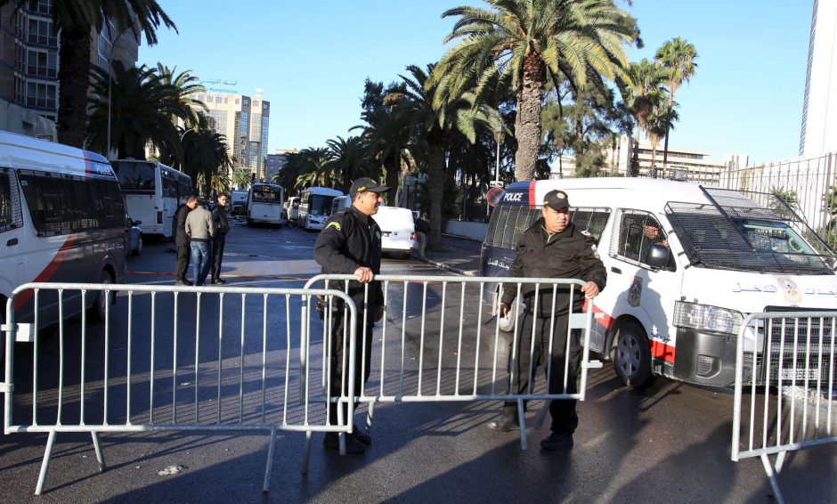 Tunise po tragiško sprogimo autobuse paskelbta nepaprastoji padėtis