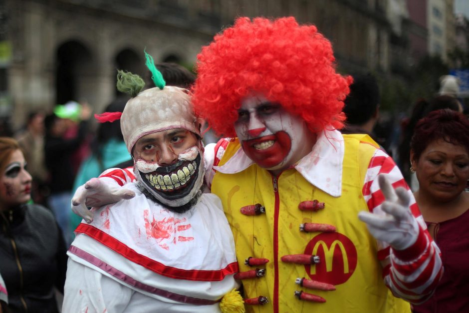 Floridoje vyko tradicinis zombių paradas