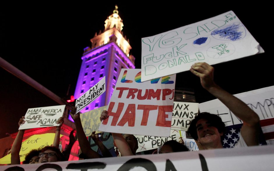 JAV ir toliau nerimsta protestai prieš D. Trumpą