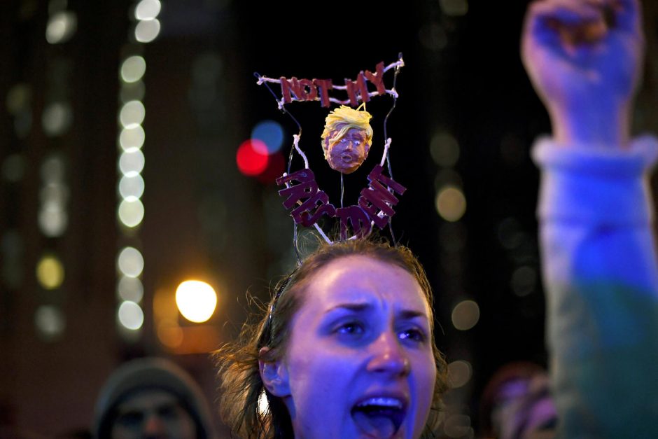 JAV ir toliau nerimsta protestai prieš D. Trumpą