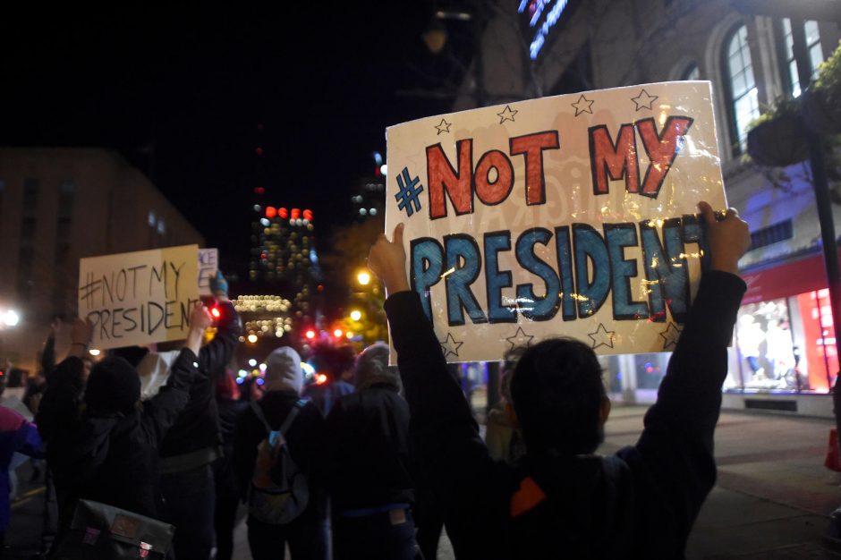 JAV ir toliau nerimsta protestai prieš D. Trumpą