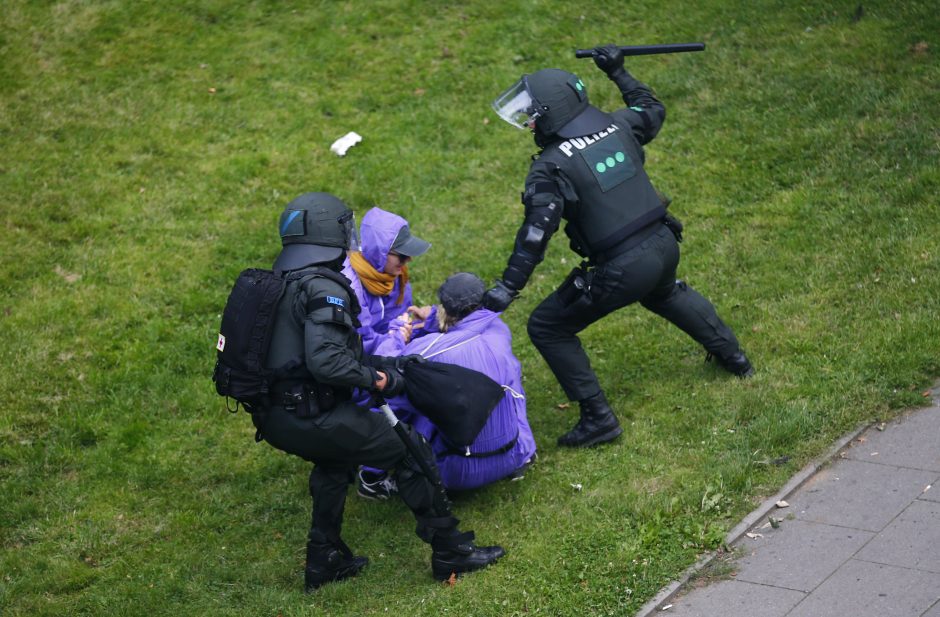 Prieš G-20 viršūnių susitikimą Hamburge įsiplieskė audringi protestai