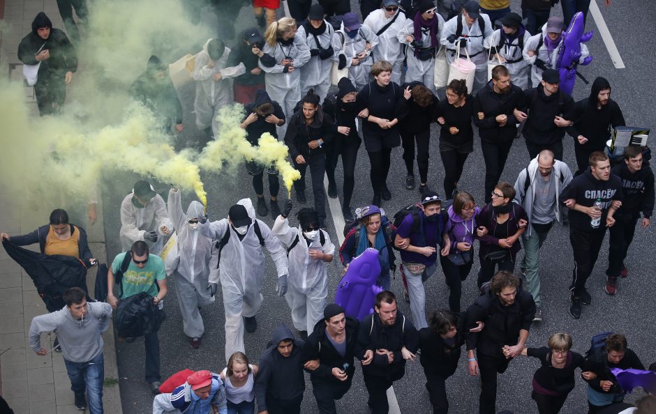 Prieš G-20 viršūnių susitikimą Hamburge įsiplieskė audringi protestai