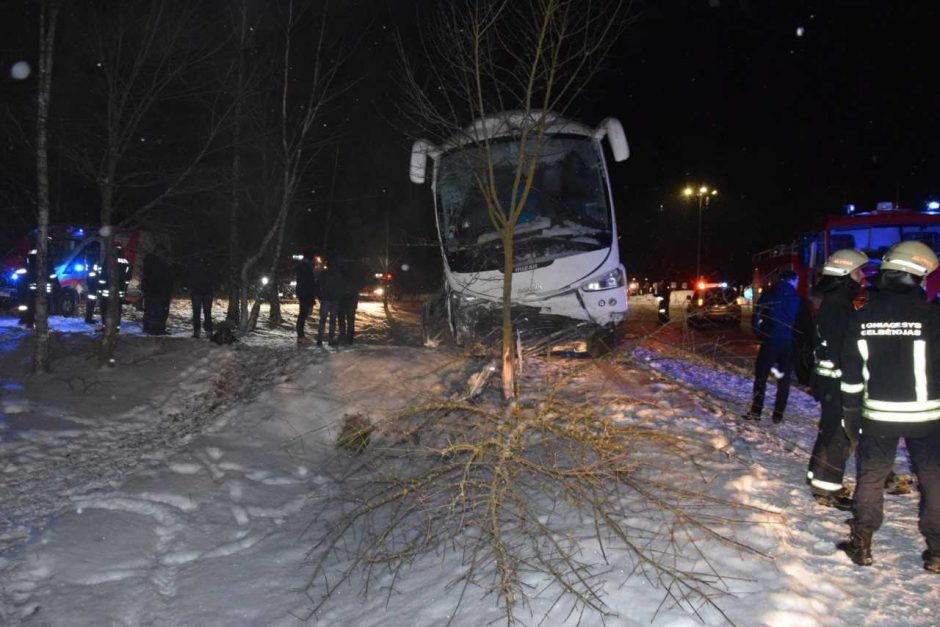 Į Kaziuko mugę vykę lenkai pateko į avariją, sužalota 16 žmonių 