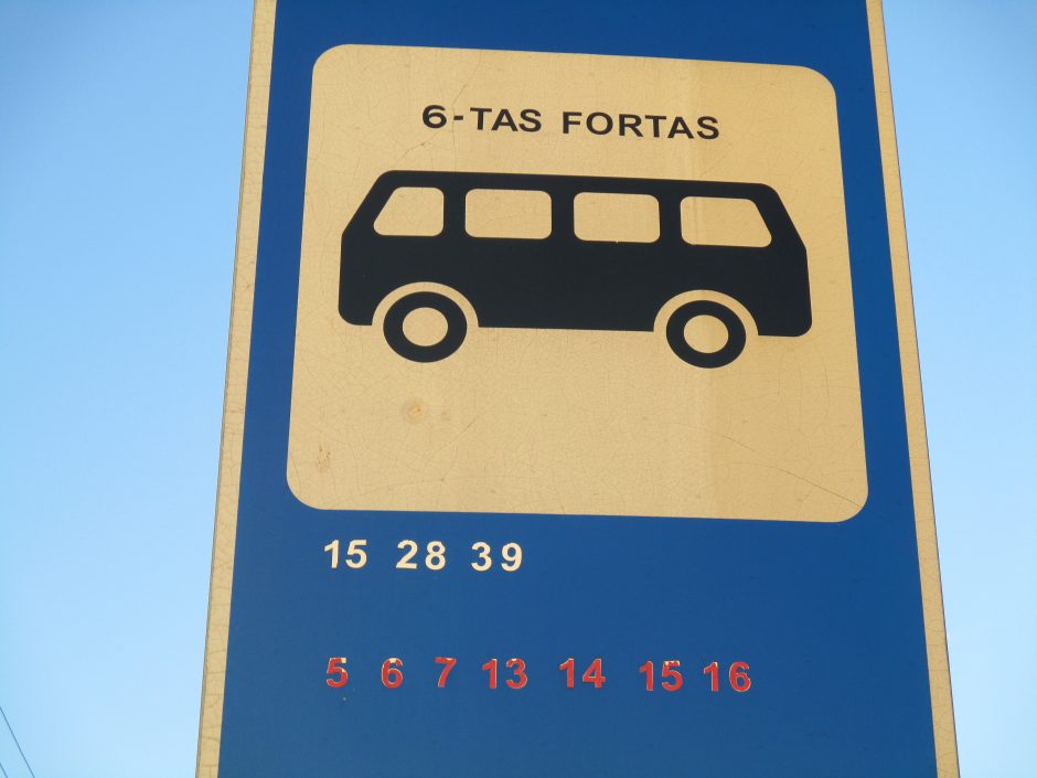 Kodėl klaidinami stotelėse laukiantys troleibusų ir autobusų?