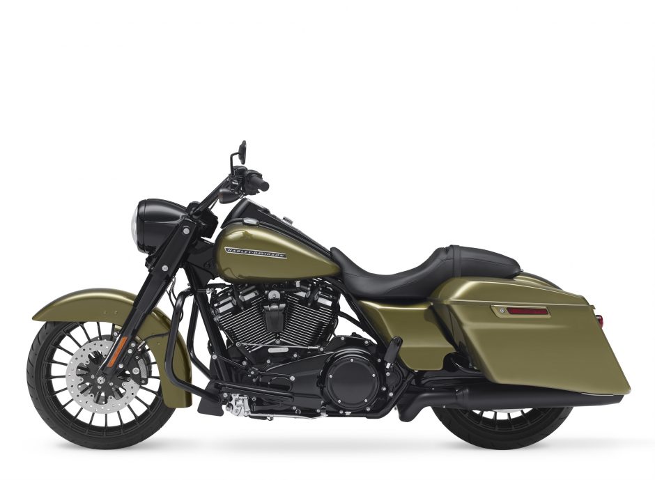 „Harley-Davidson“ pristato tamsųjį „Road King Special“ motociklą