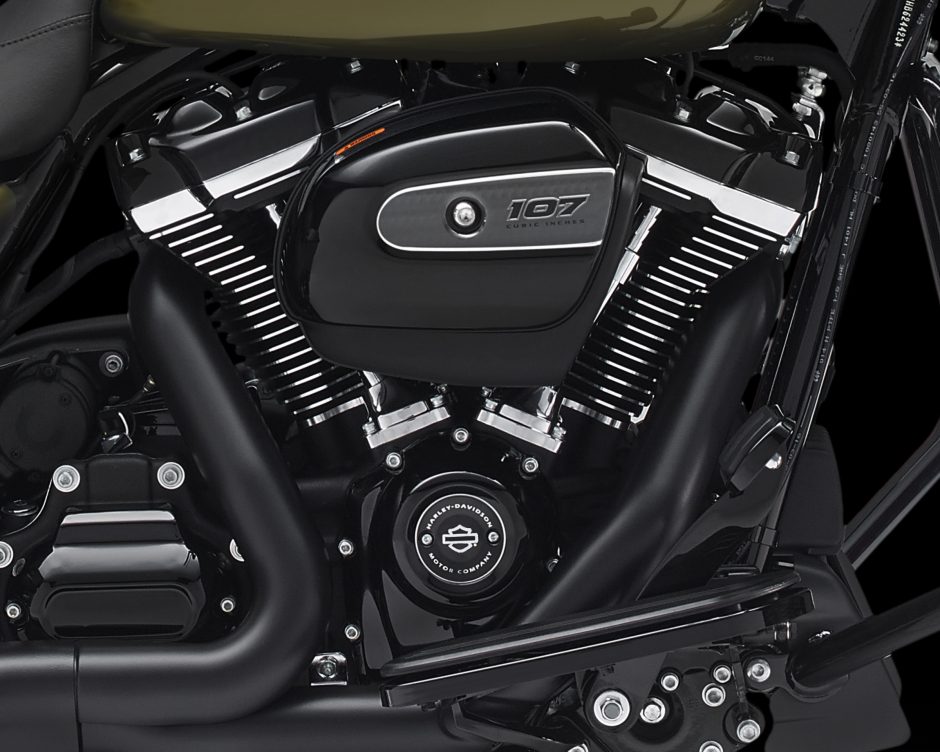 „Harley-Davidson“ pristato tamsųjį „Road King Special“ motociklą