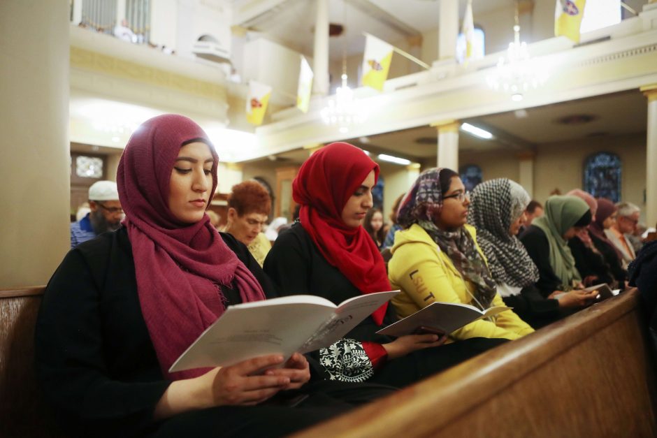 Siekdama užkirsti kelią terorizmui, Prancūzija nori „reformuoti“ islamą