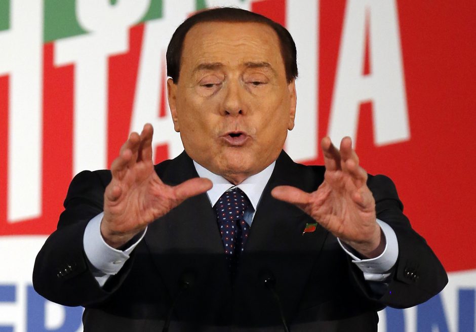 S. Berlusconi parduoda „AC Milan“ kinams