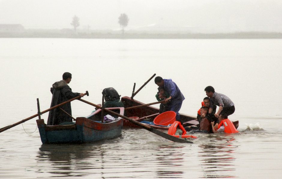 Kinijos laivas taranavo ir paskandino Vietnamo žvejybos laivą