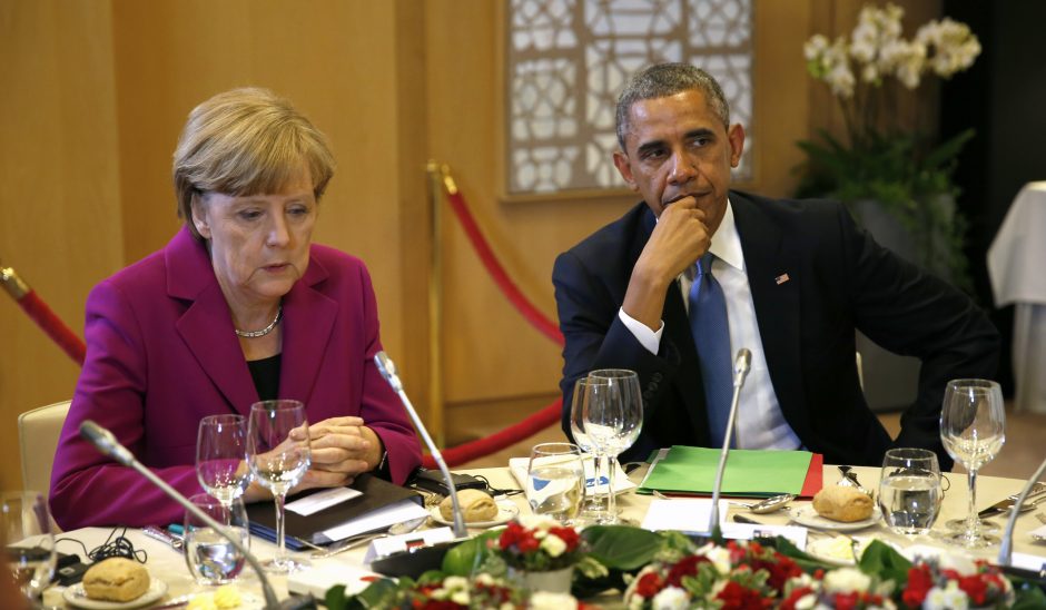 B. Obama ir A. Merkel ragina surengti naujas derybas dėl paliaubų Ukrainoje