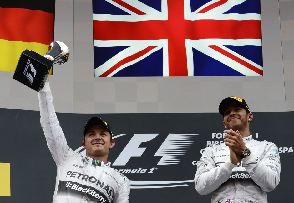 „Formulės 1“: jau ketvirtoji iš eilės dviguba „Mercedes“ lenktynininkų pergalė