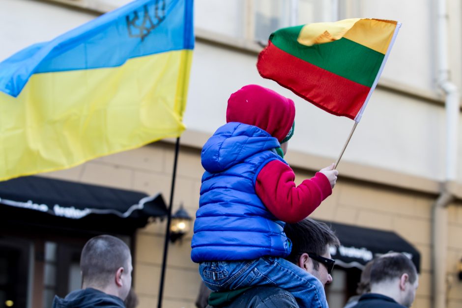 Rusija: Vakarai toleruoja neonacizmą Baltijos šalyse ir Ukrainoje