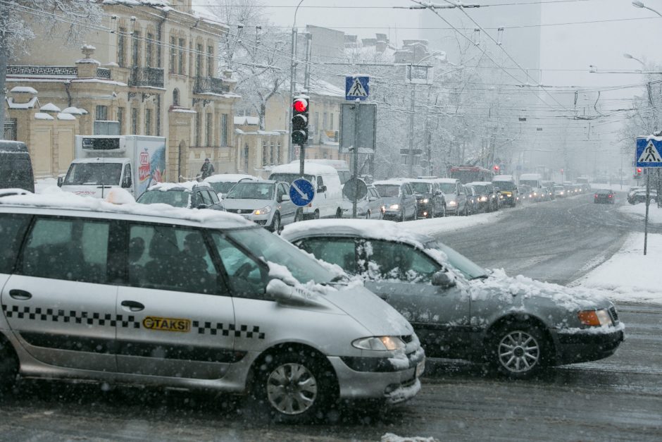 ES renginiai vers palikti automobilius