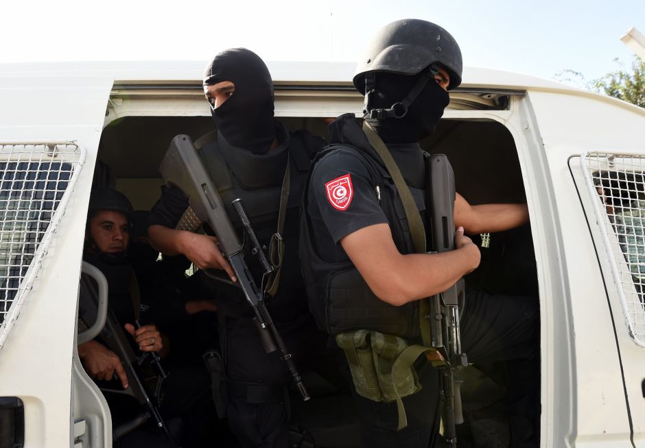 Masinio susišaudymo vietoje Tunise būta moterų ir vaikų