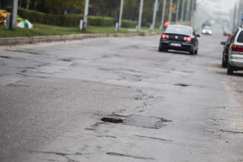 Kauno gatvių tvarkymui nubyrėjo dar beveik 2 mln. litų