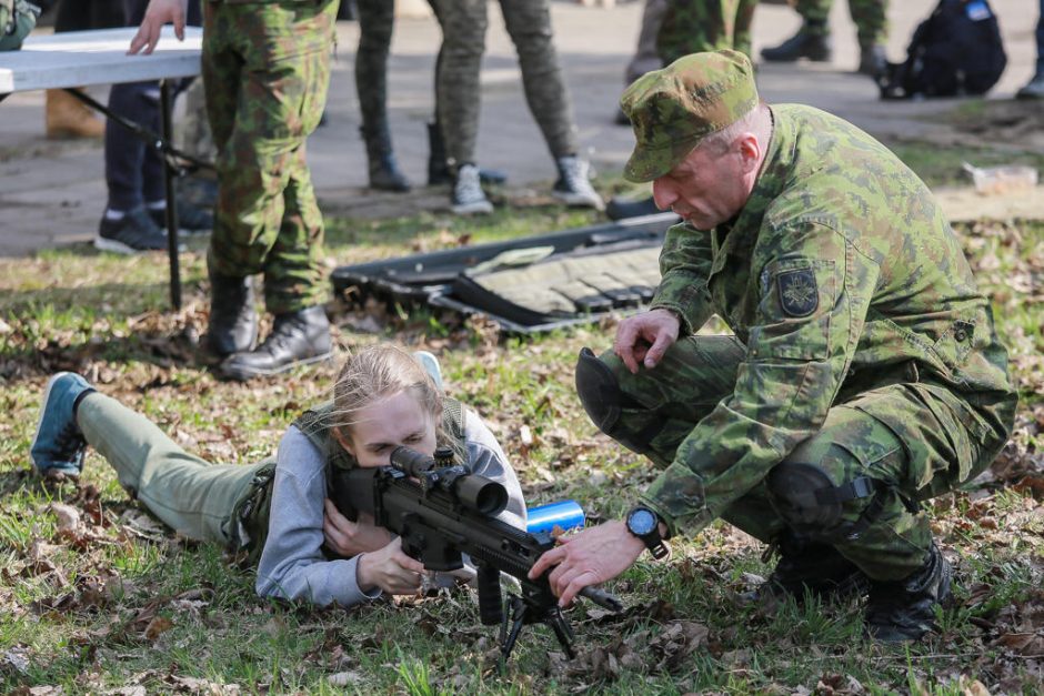 akcijų pasirinkimo sandoriai ir rsus mokyti dvejetainius variantus