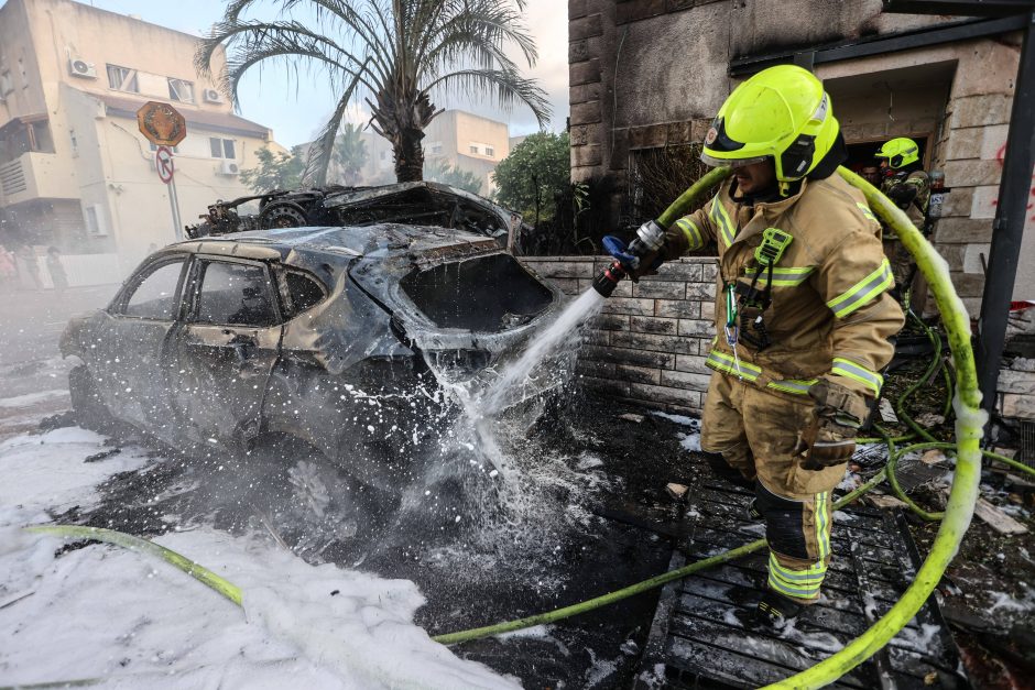 Iš Libano į šiaurės Izraelį paleista daugiau kaip 50 sviedinių