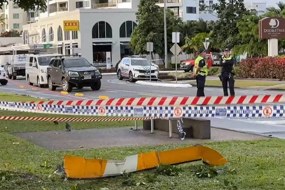 Australijos šiaurės rytuose ant viešbučio stogo sudužo sraigtasparnis