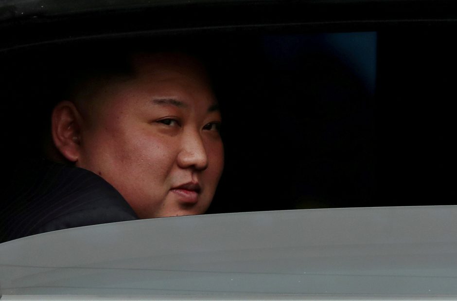 Šiaurės Korėjos lyderis atsiprašė už „perbėgėlio“ nužudymą