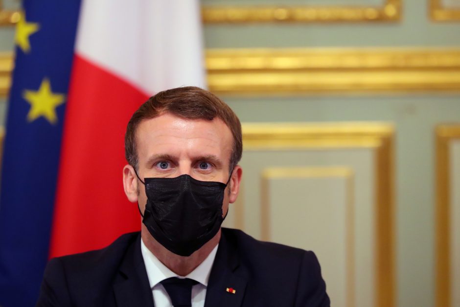 E. Macronas žada ryžtingai priešintis religiniam ekstremizmui