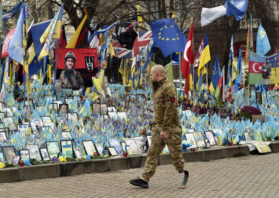 Apklausa: kokia bus Ukraina po dešimties metų?