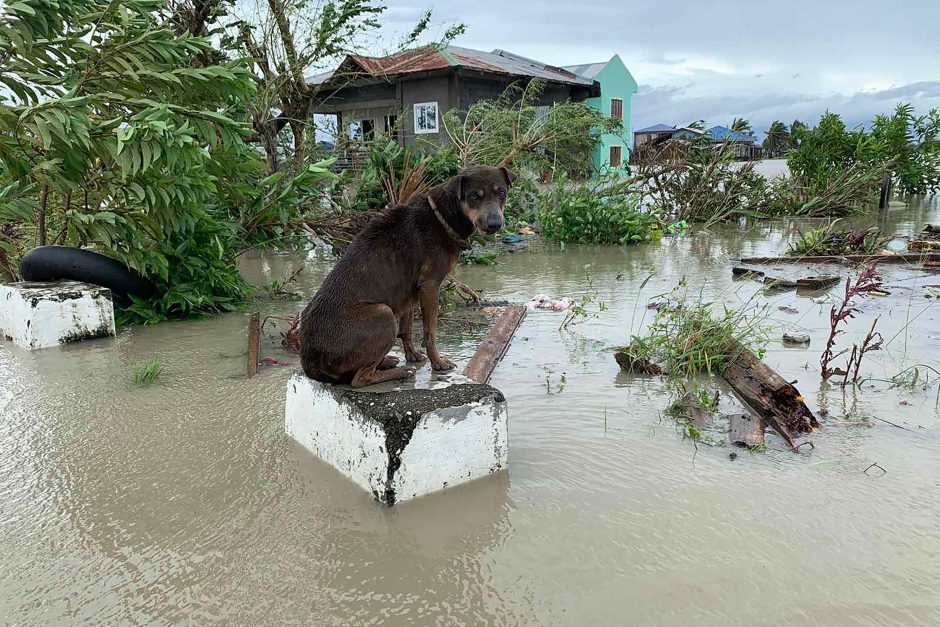 Taifūnui „Molave“ pasiekus Filipinus dingo 12 žvejų